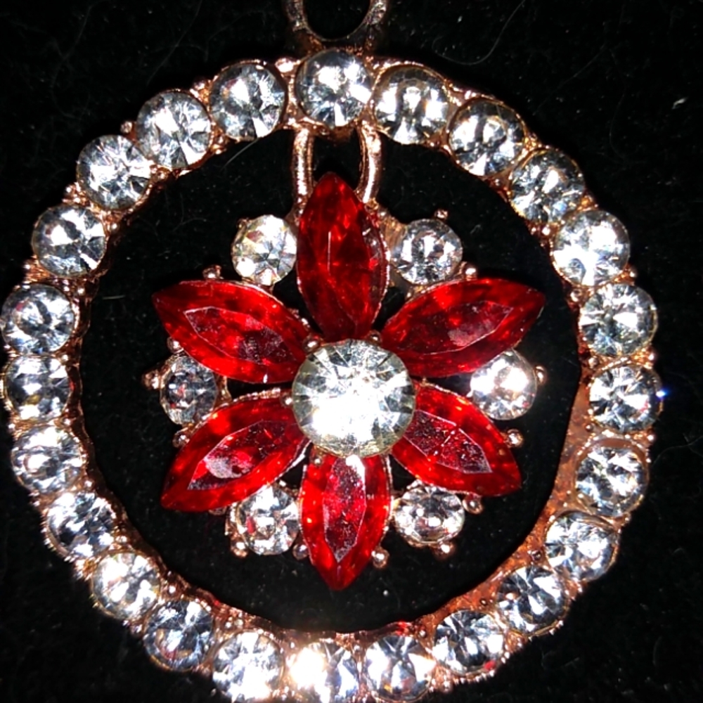Red and White Crystal Pointsetta Pendant Necklace